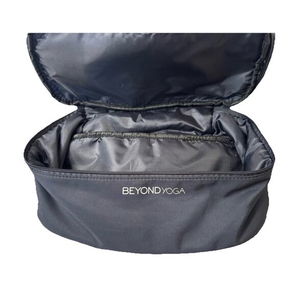 BEYOND YOGA Convertible Backpack Drawstring Tote Lightweight Black Gym Bag main image 11